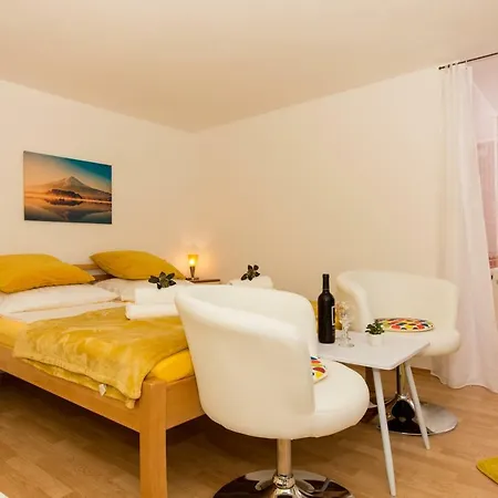 Apartment Cavar