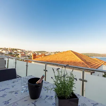 Cavar Apartment